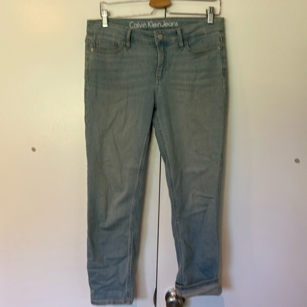 Light blue denim Calvin Klein cropped jeans
